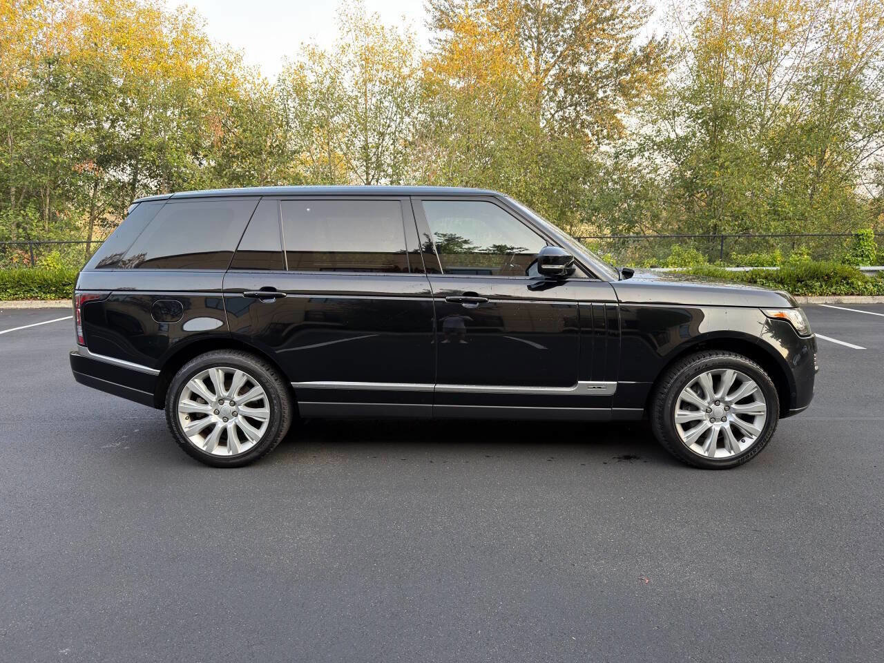 Used 2014 Land Rover Range Rover Long Wheelbase Supercharged image 4