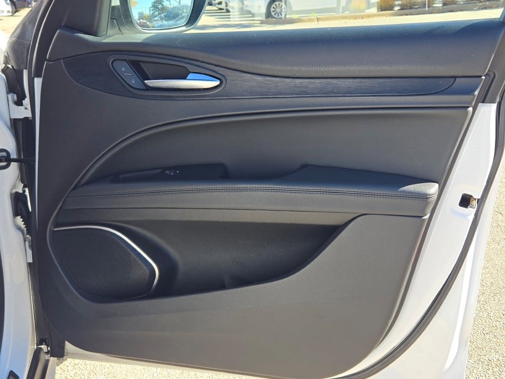 Used 2022 Alfa Romeo Stelvio Sprint image 8