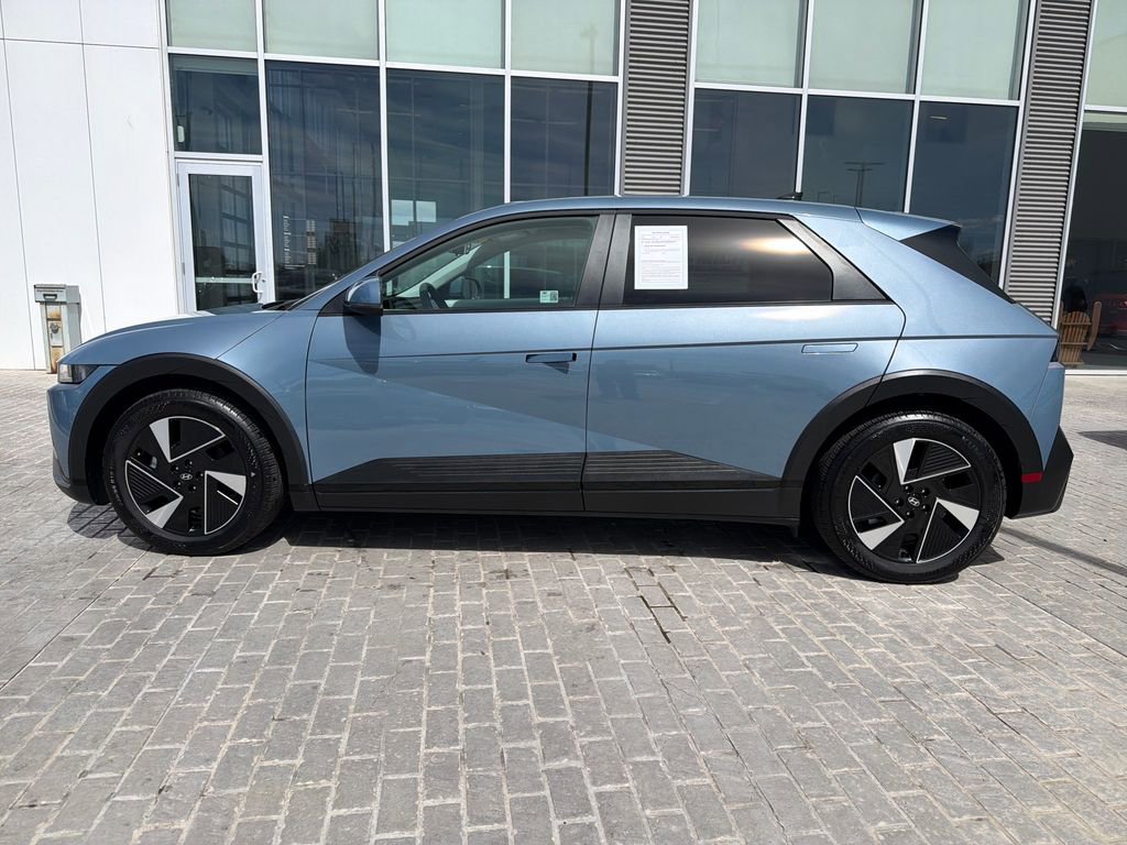 Used 2025 Hyundai Ioniq 5 SE image 2
