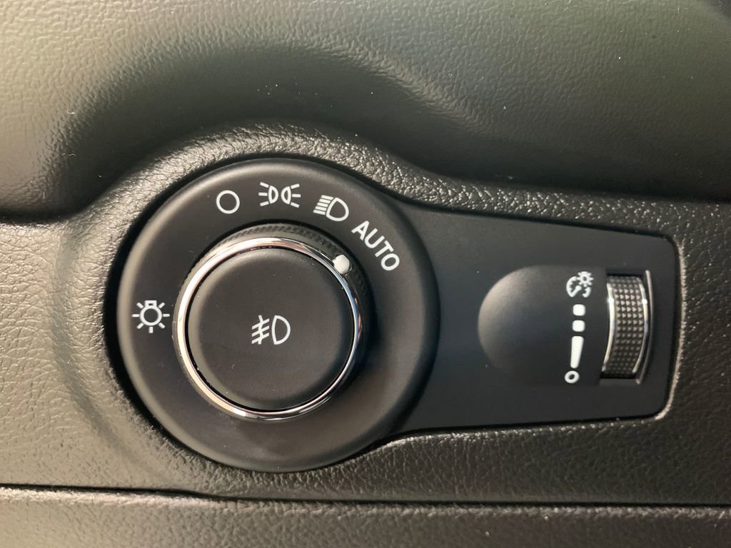 Used 2022 Dodge Durango GT image 25