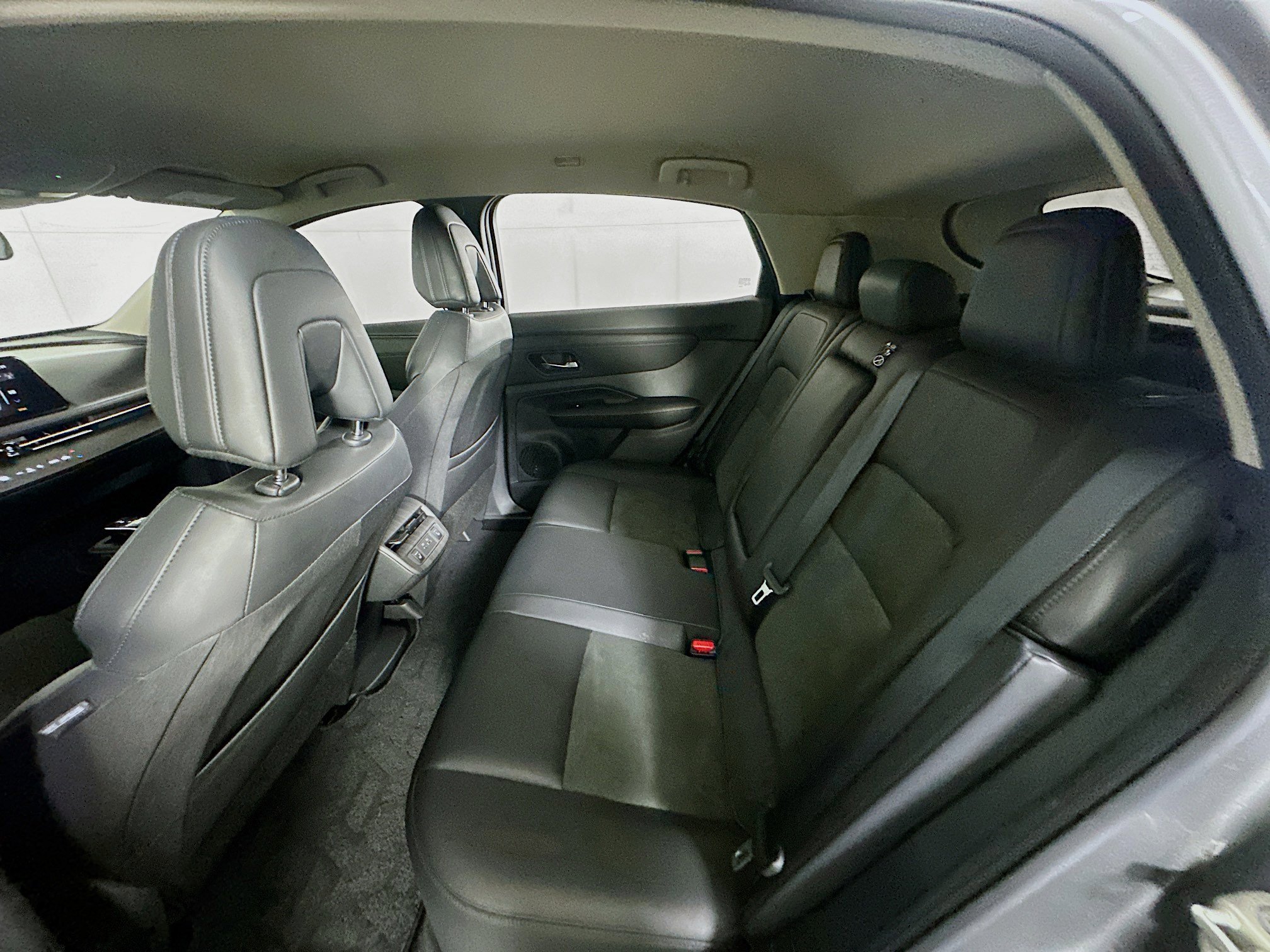 Used 2023 Nissan Ariya AWD image 27