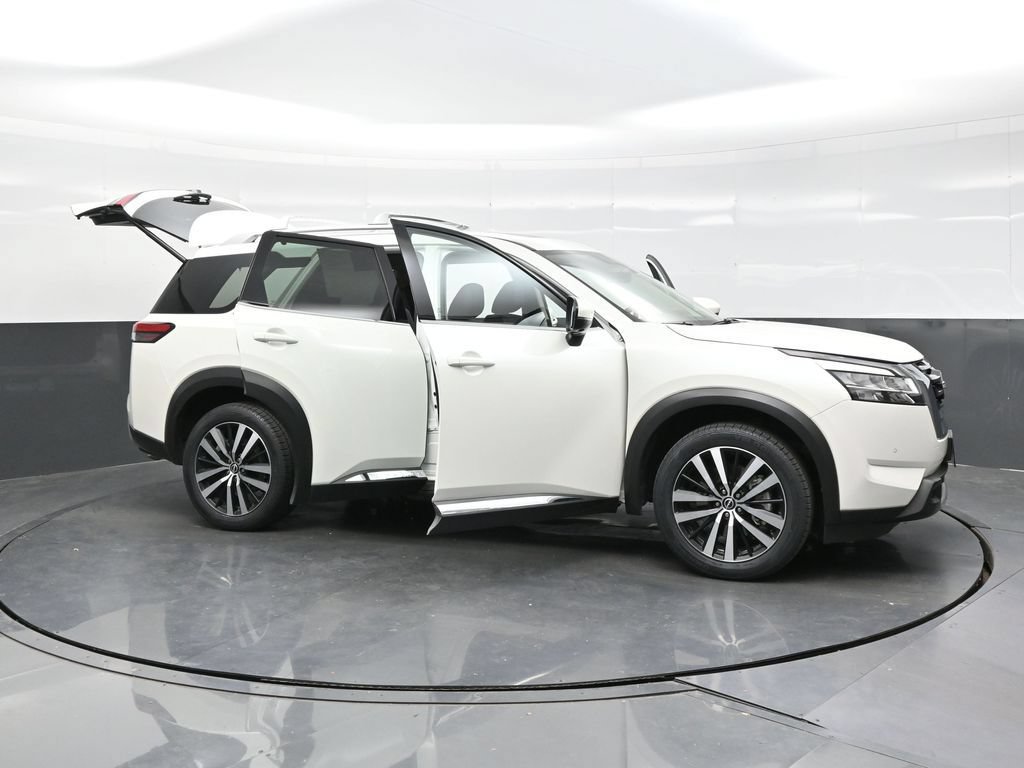 Used 2023 Nissan Pathfinder Platinum AWD/4WD image 56