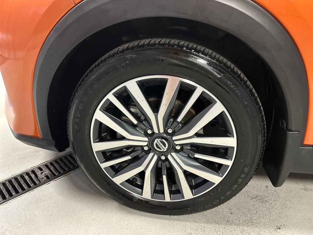 Used 2021 Nissan Kicks SR w/ SR Premium Package FWD image 9
