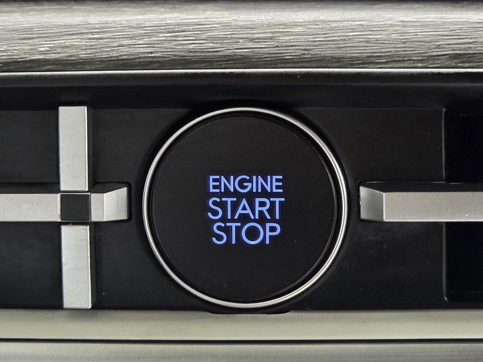 Certified 2025 Hyundai Santa Fe Limited image 32