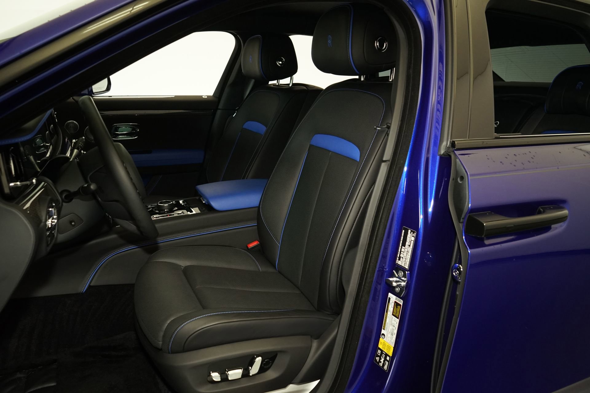 Used 2022 Rolls-Royce Ghost Black Badge image 11