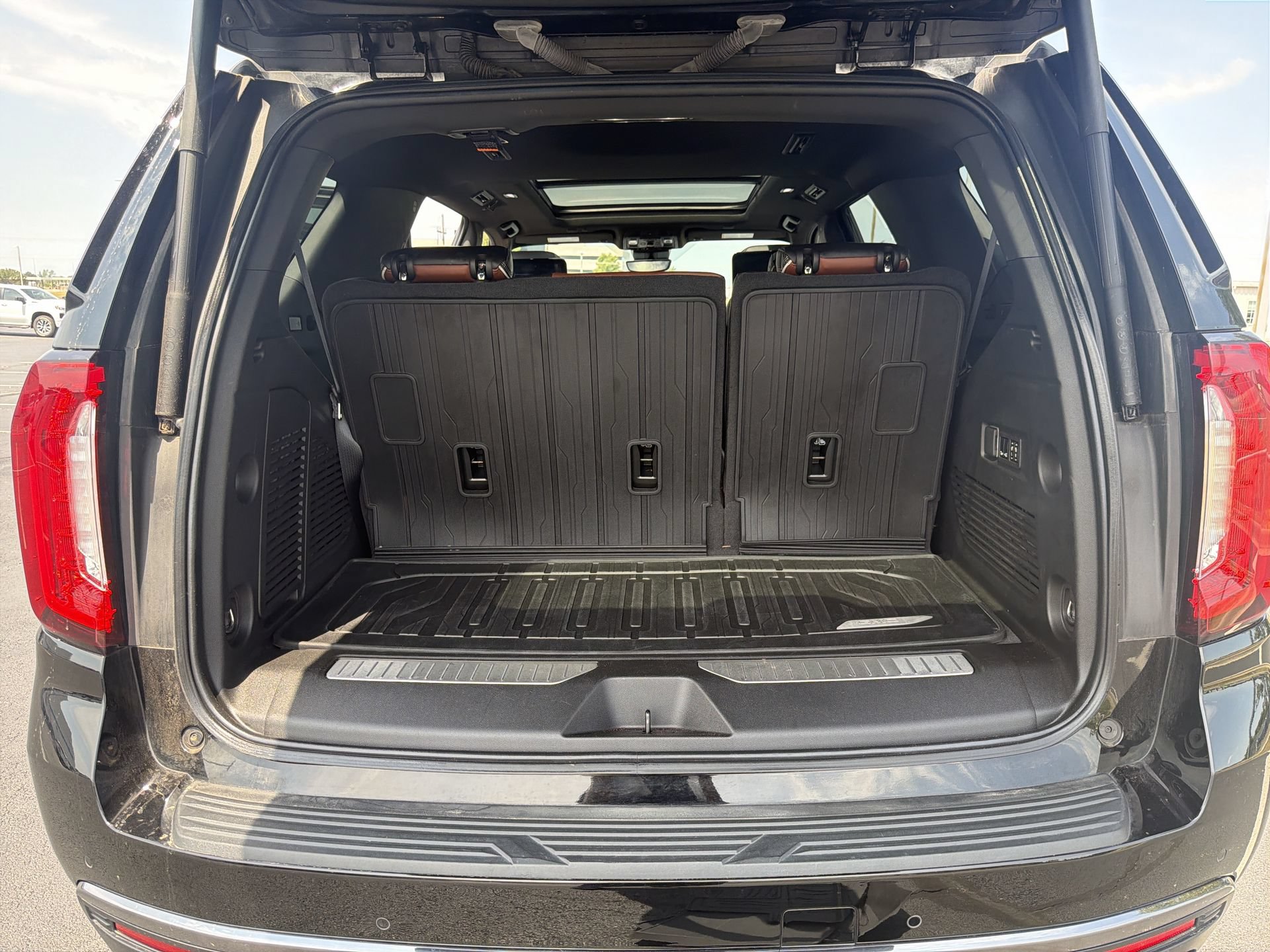Certified 2024 GMC Yukon Denali Ultimate AWD/4WD image 25