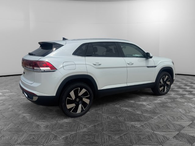 New 2026 Volkswagen Atlas Cross Sport SE FWD image 5