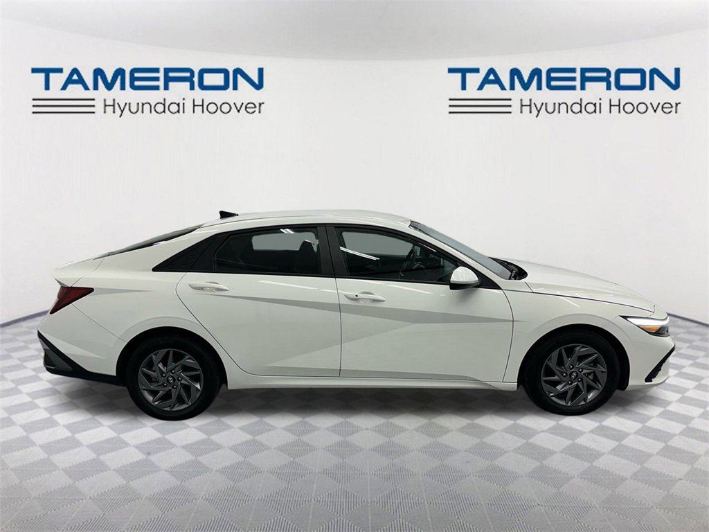 Used 2024 Hyundai Elantra SEL image 6
