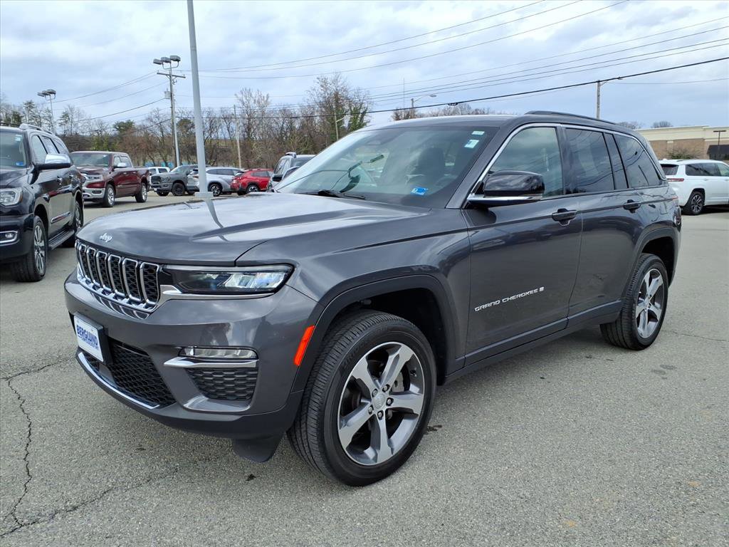 Used 2025 Jeep Grand Cherokee Limited image 8
