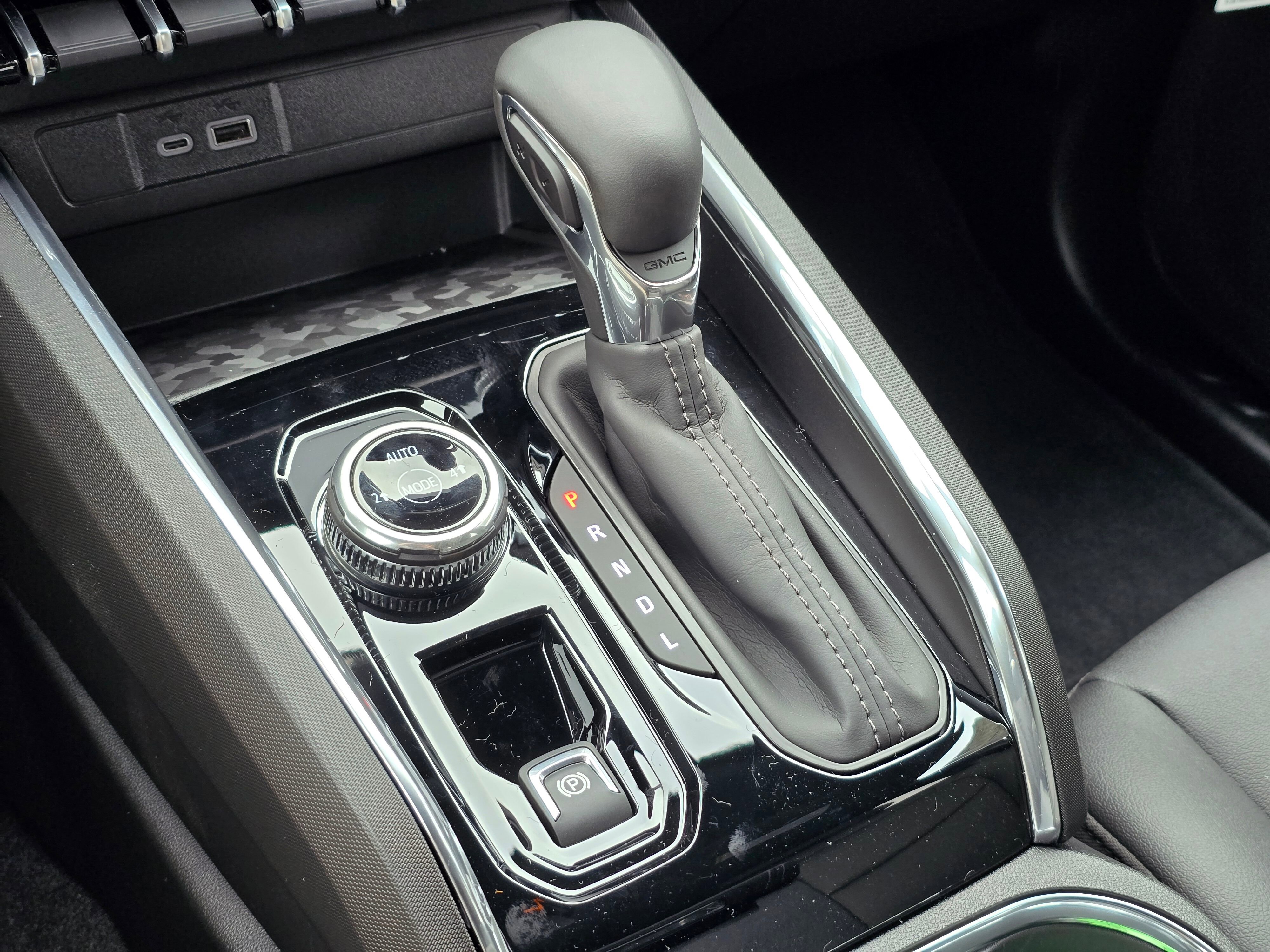 New 2026 GMC Canyon Elevation w/ Convenience Package image 24