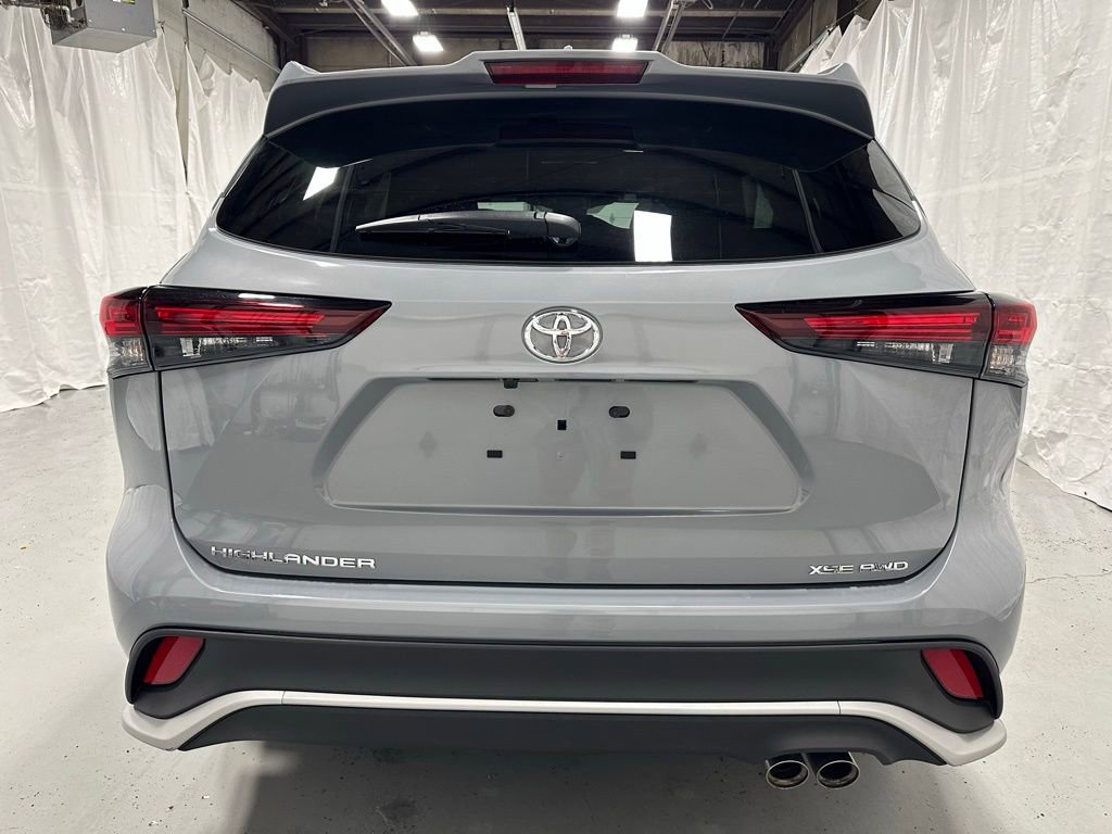 Used 2025 Toyota Highlander XSE image 6