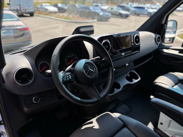 Used 2025 Mercedes-Benz Sprinter 2500 image 16