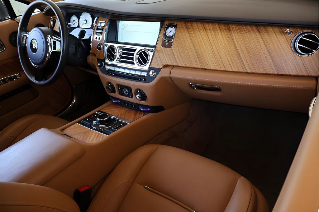 Used 2016 Rolls-Royce Wraith RWD image 24