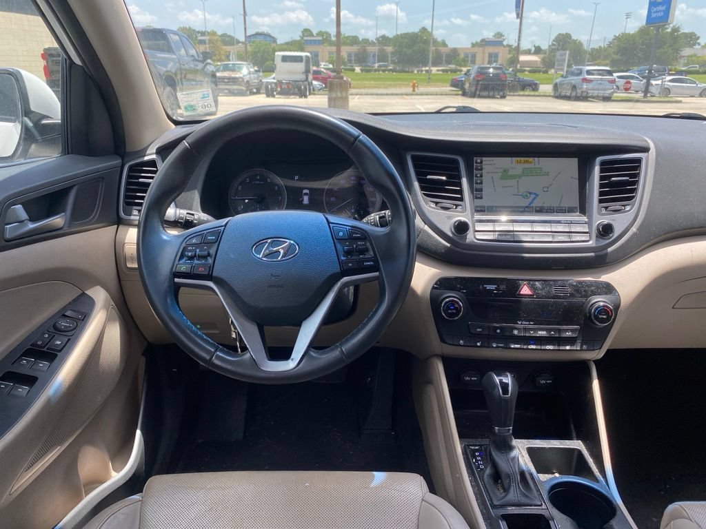 Used 2016 Hyundai Tucson Limited w/ Option Group 03 FWD image 17