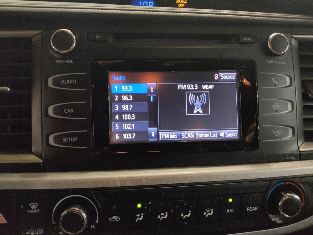 Used 2018 Toyota Highlander LE w/ Protection Package #3 AWD/4WD image 25