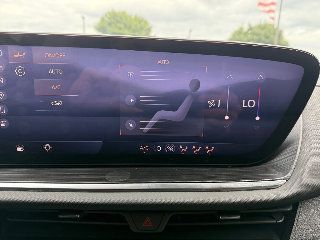 Used 2024 Buick Envision Preferred AWD/4WD image 31