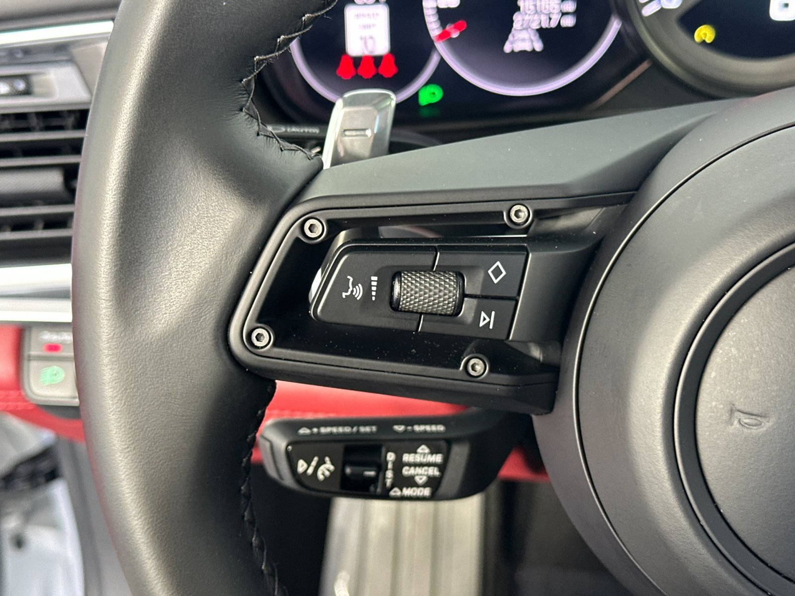 Certified 2023 Porsche Panamera Platinum Edition RWD image 27