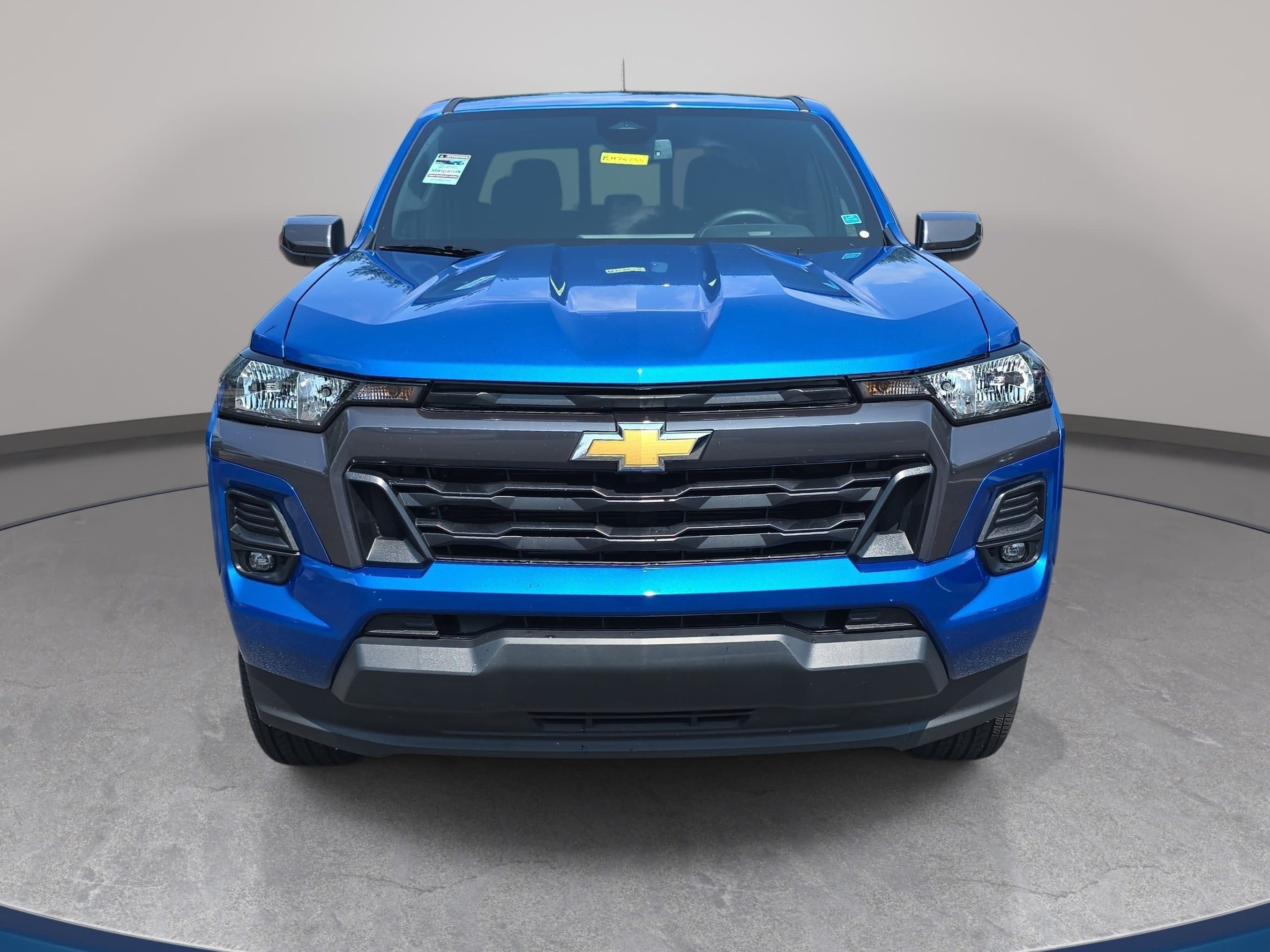 Used 2024 Chevrolet Colorado LT w/ LT Convenience Package II RWD image 2