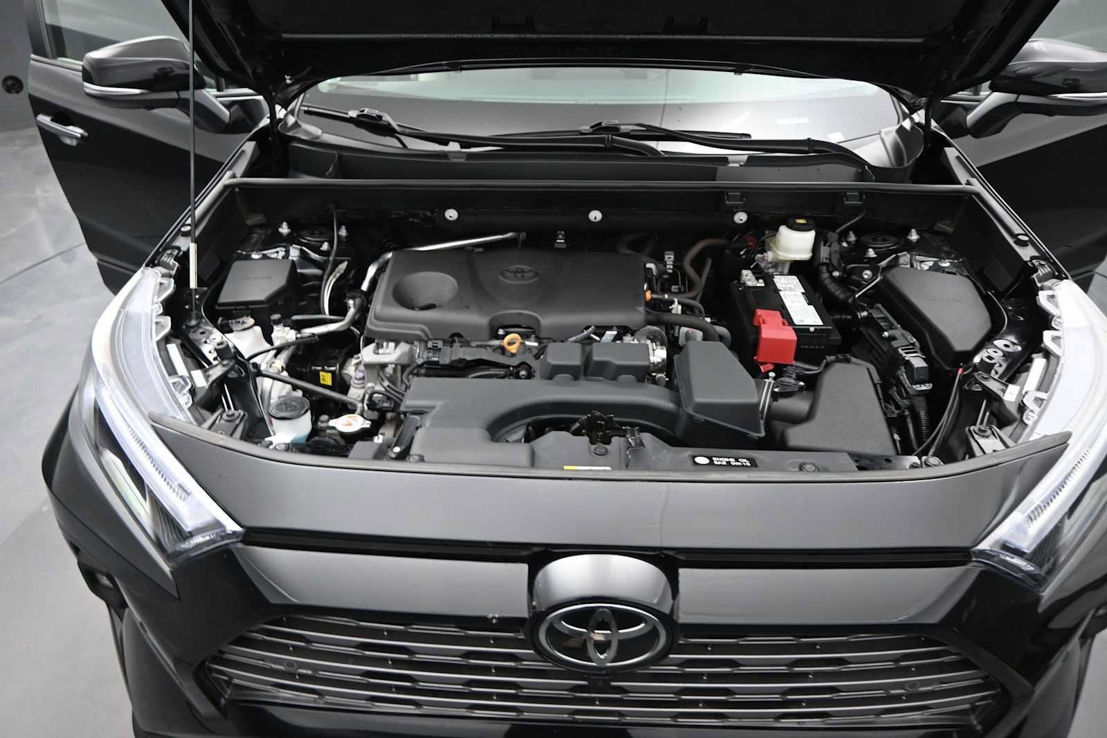 Used 2024 Toyota RAV4 Limited w/ Advanced Technology Package AWD/4WD image 27