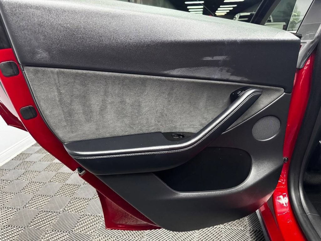 Used 2021 Tesla Model Y Long Range image 45