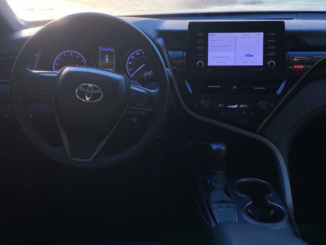 Used 2022 Toyota Camry SE FWD image 8