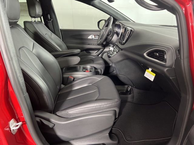 New 2026 Chrysler Pacifica Select image 12