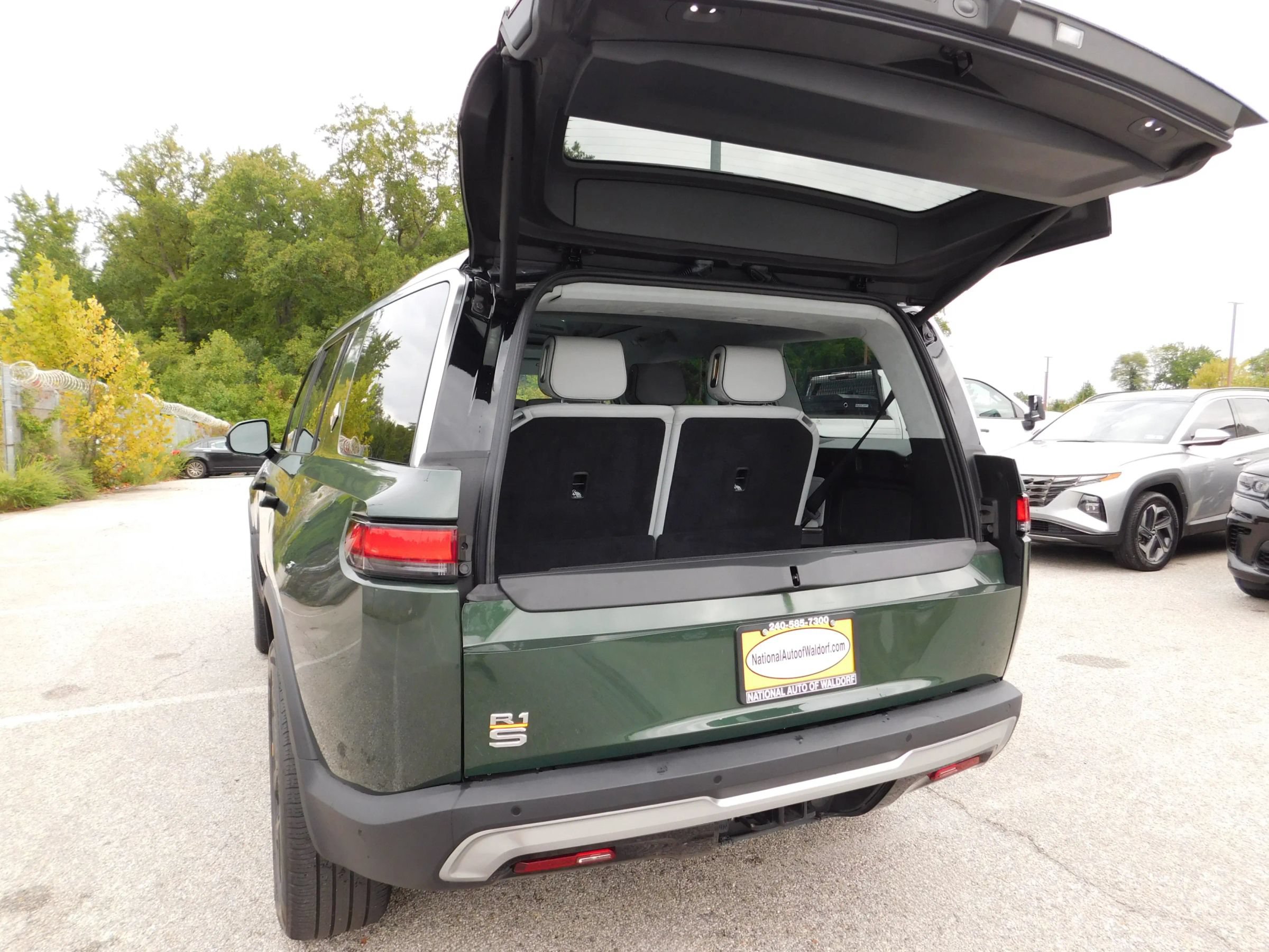 Used 2023 Rivian R1S Adventure Quad AWD/4WD image 9