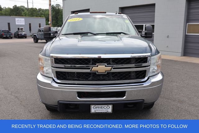 Used 2011 Chevrolet Silverado 3500 W/T AWD/4WD image 3