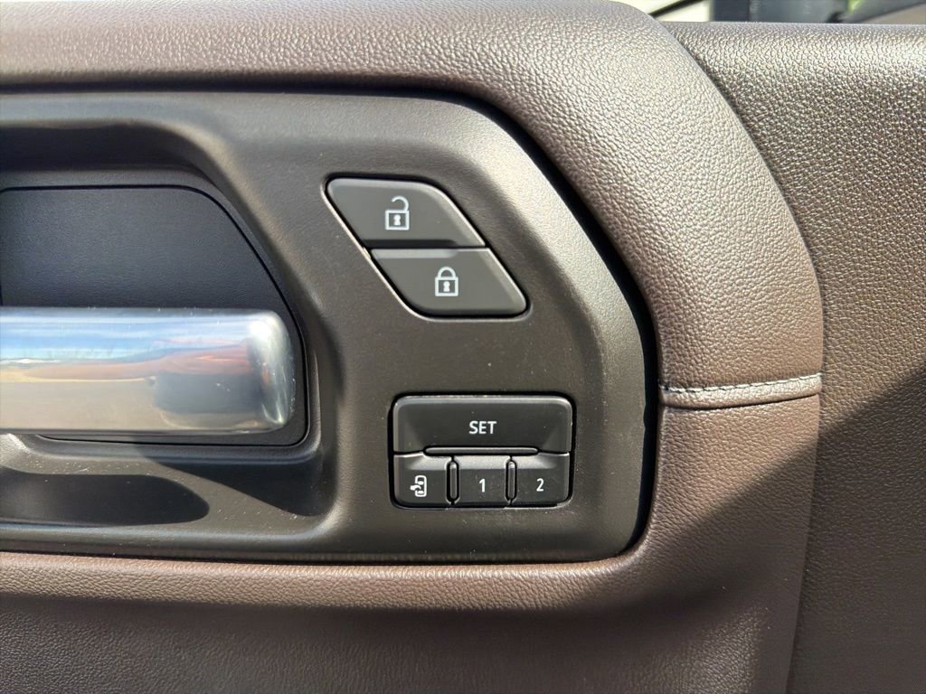 Used 2023 GMC Sierra 3500 Denali AWD/4WD image 29
