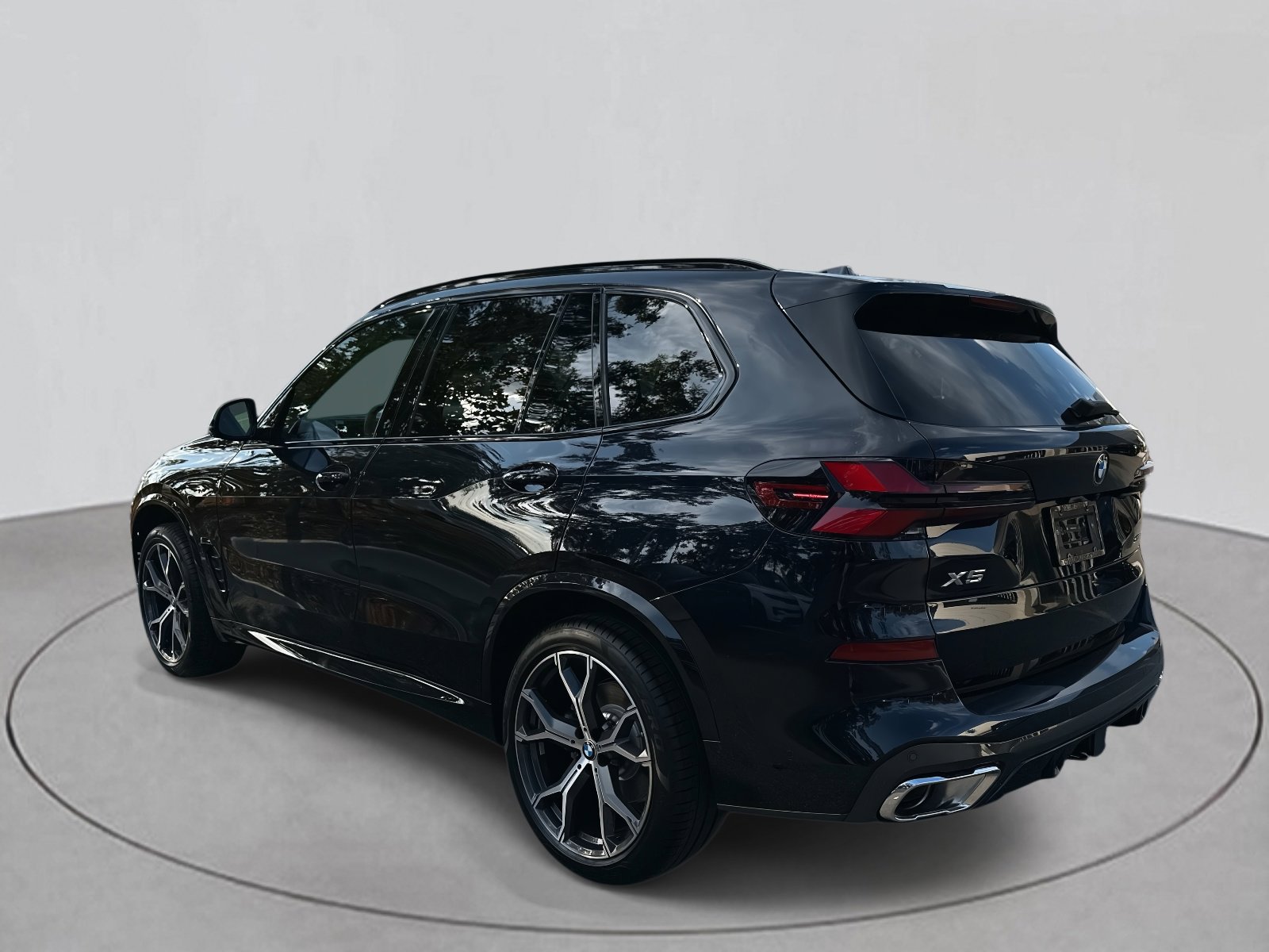 New 2026 BMW X5 sDrive40i w/ M Sport Package image 3