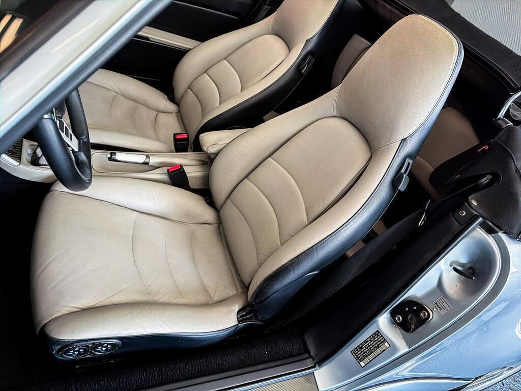 Used 1996 Porsche 911 Carrera RWD image 25