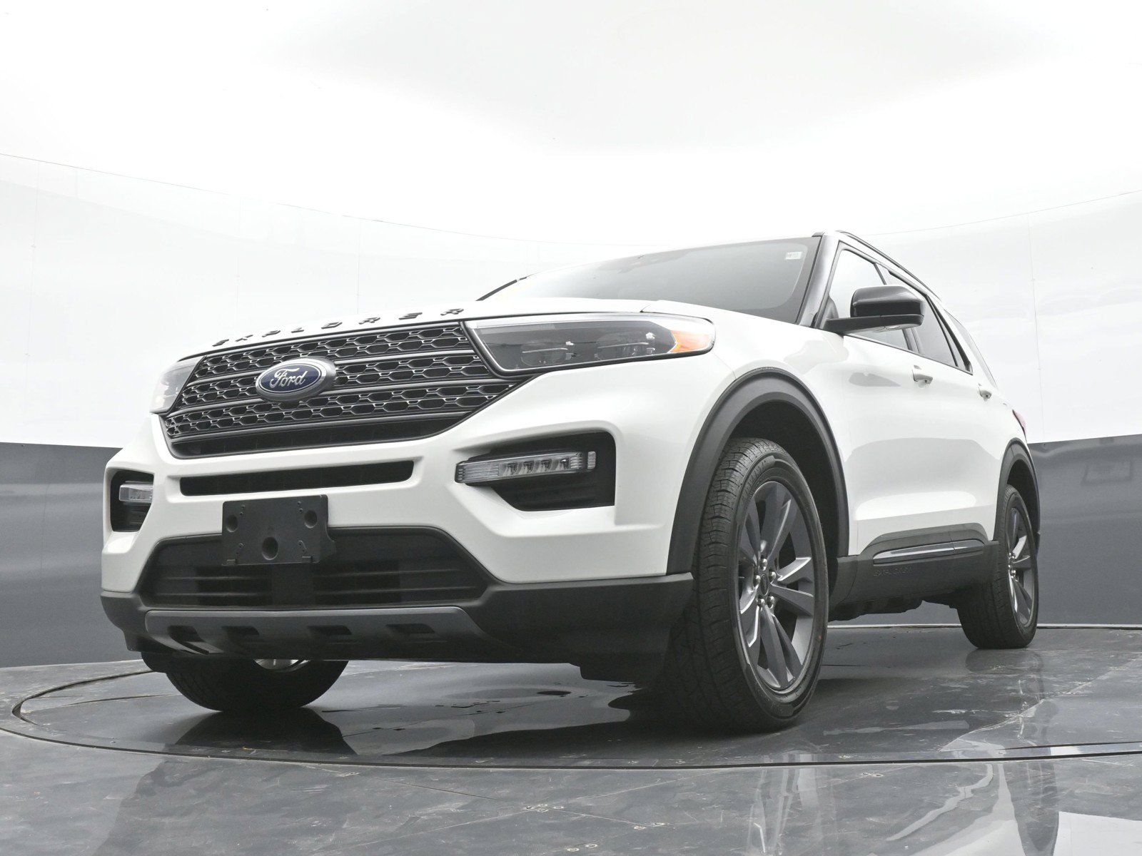 Used 2023 Ford Explorer XLT w/ Equipment Group 202A AWD/4WD image 44