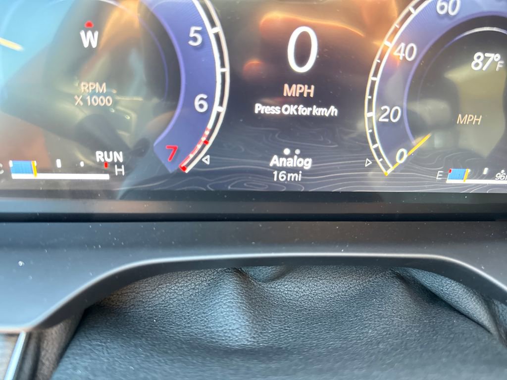 New 2026 Jeep Grand Cherokee L Limited w/ Luxury Tech Group II AWD/4WD image 17