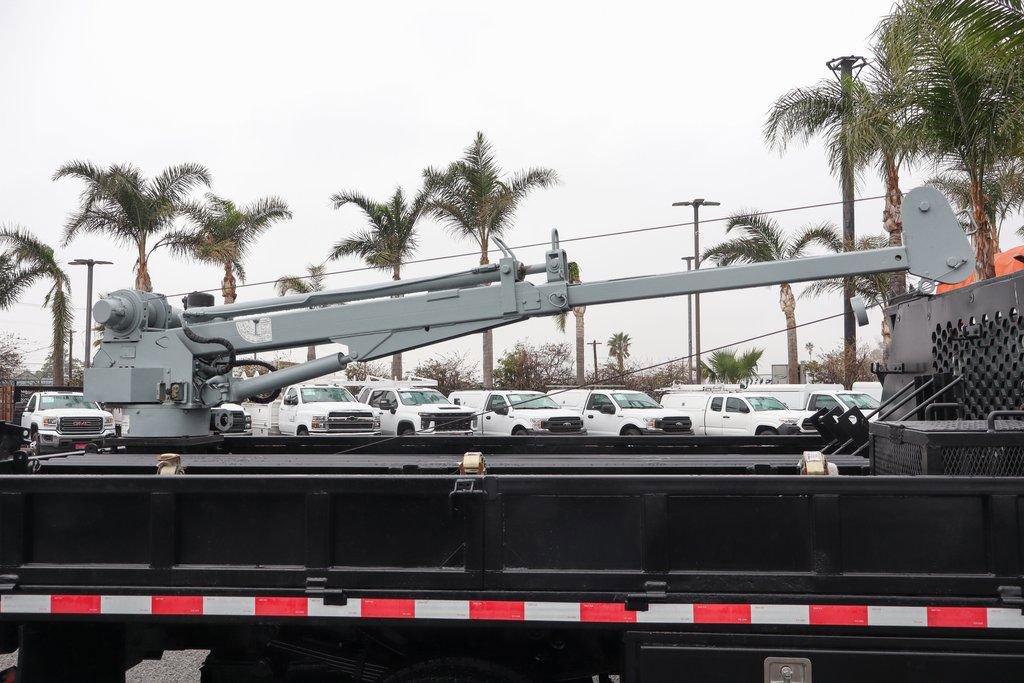 Used 2011 Ford F550 4x4 Crew Cab Super Duty w/ Payload Upgrade Pkg image 9