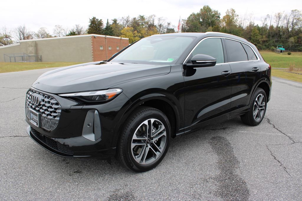 New 2025 Audi Q5 Premium w/ Convenience Package image 4