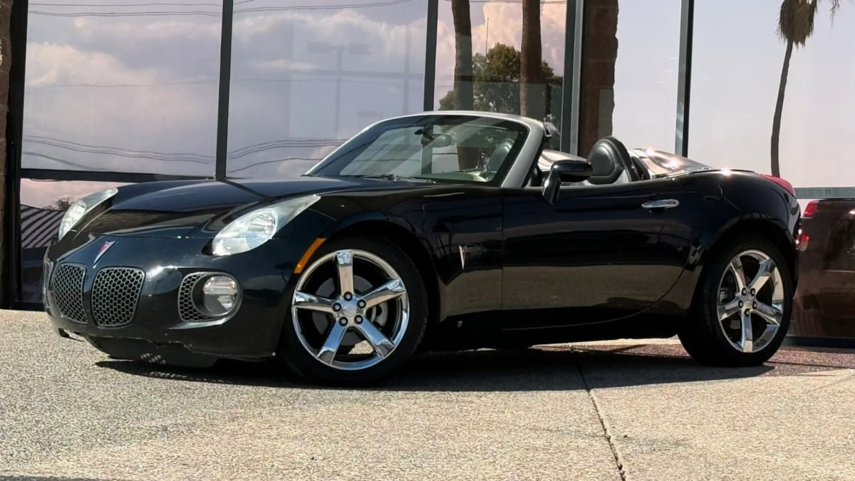 Used 2007 Pontiac Solstice GXP w/ Premium Package RWD image 6