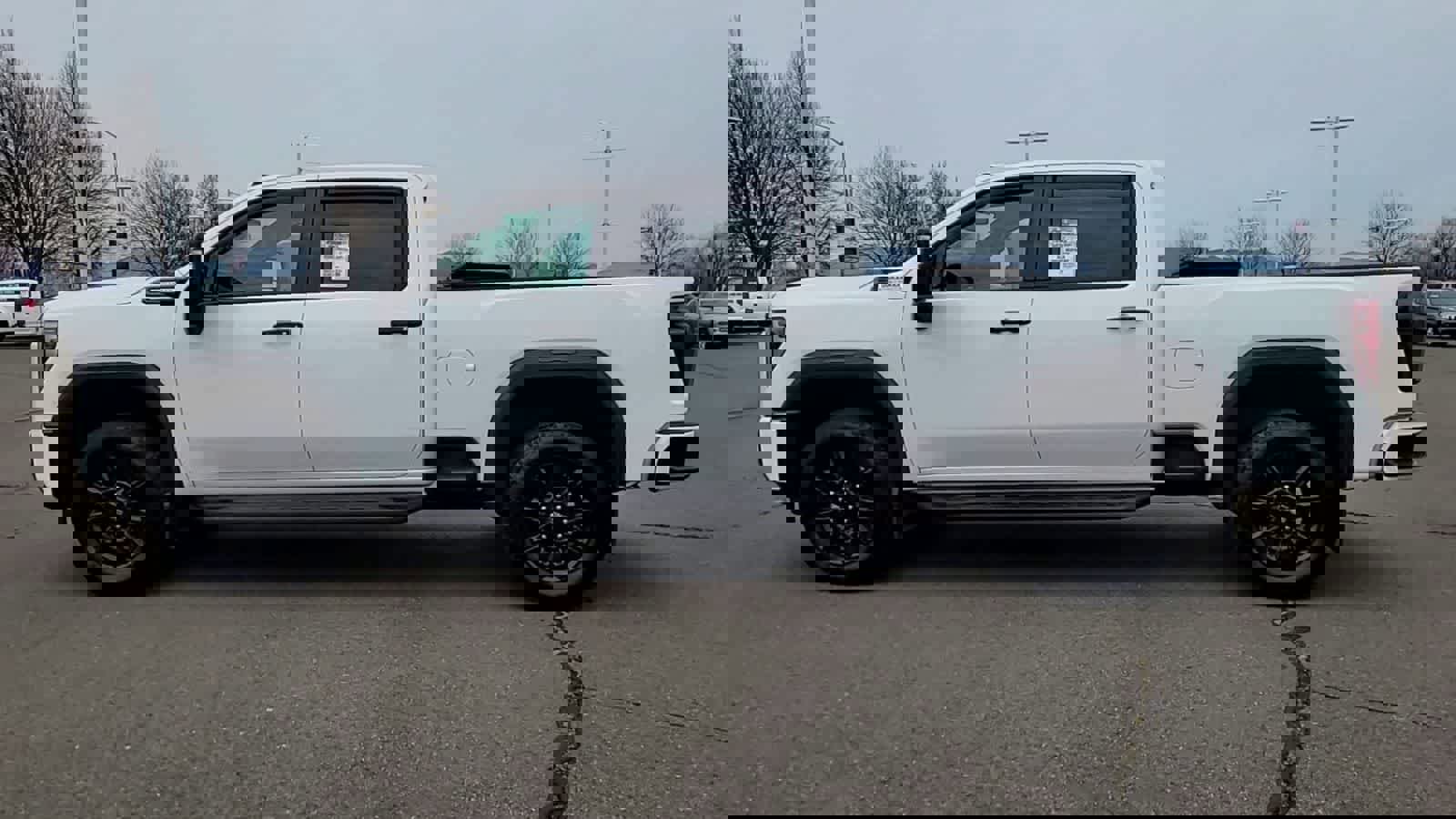 Used 2024 GMC Sierra 2500 AT4 w/ AT4 Preferred Package image 5