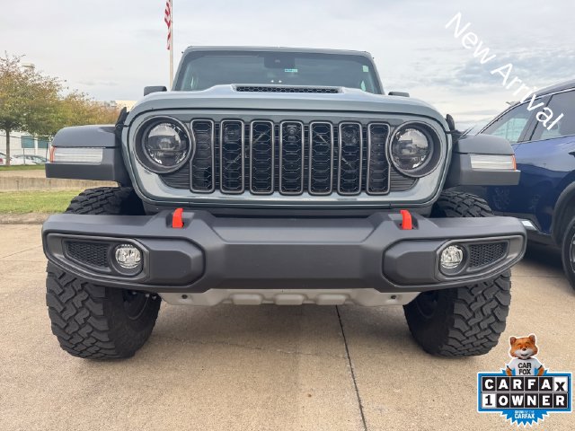 Used 2024 Jeep Gladiator Mojave w/ Technology Group AWD/4WD image 2