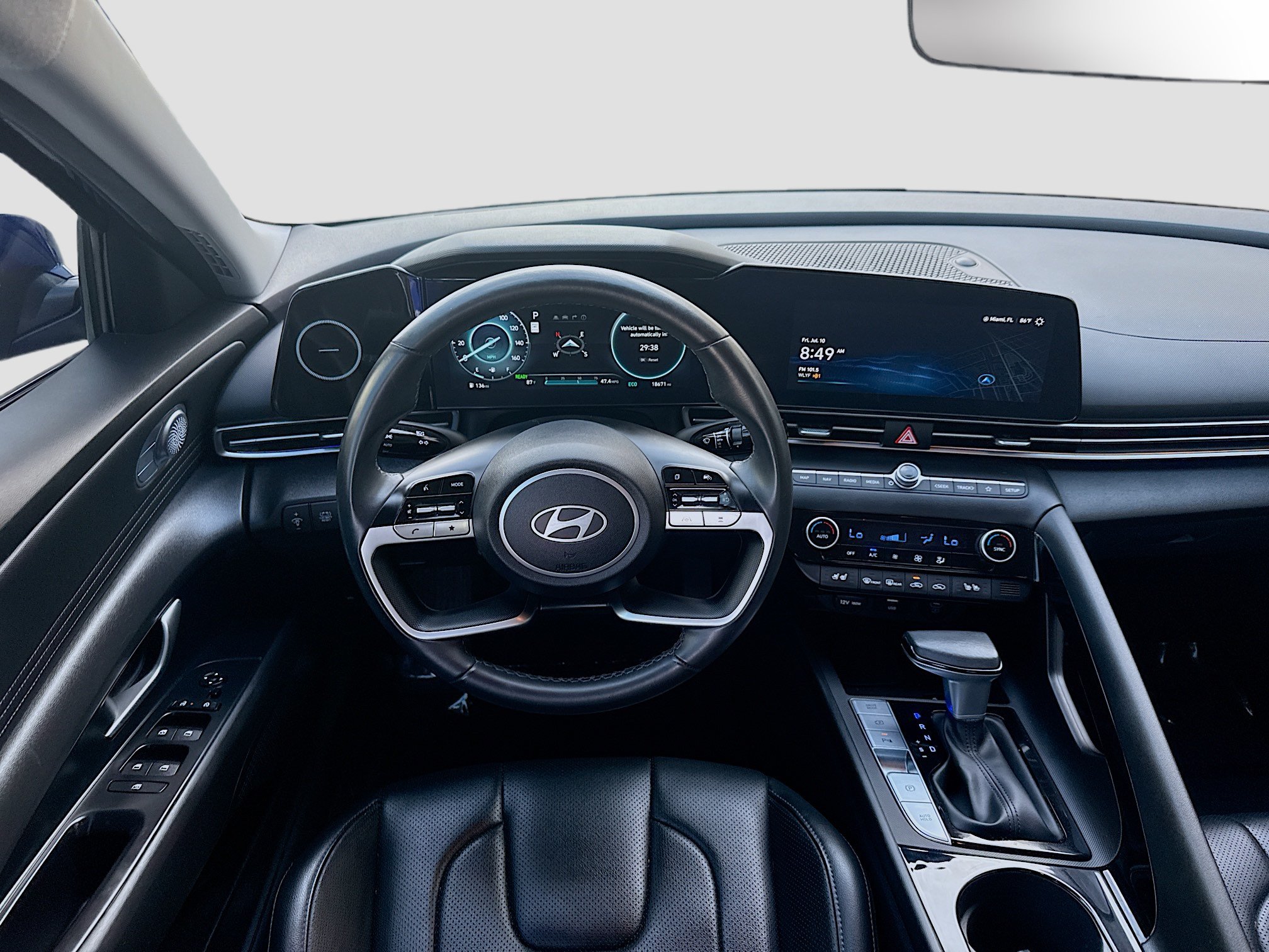 Used 2024 Hyundai Elantra Limited FWD image 18