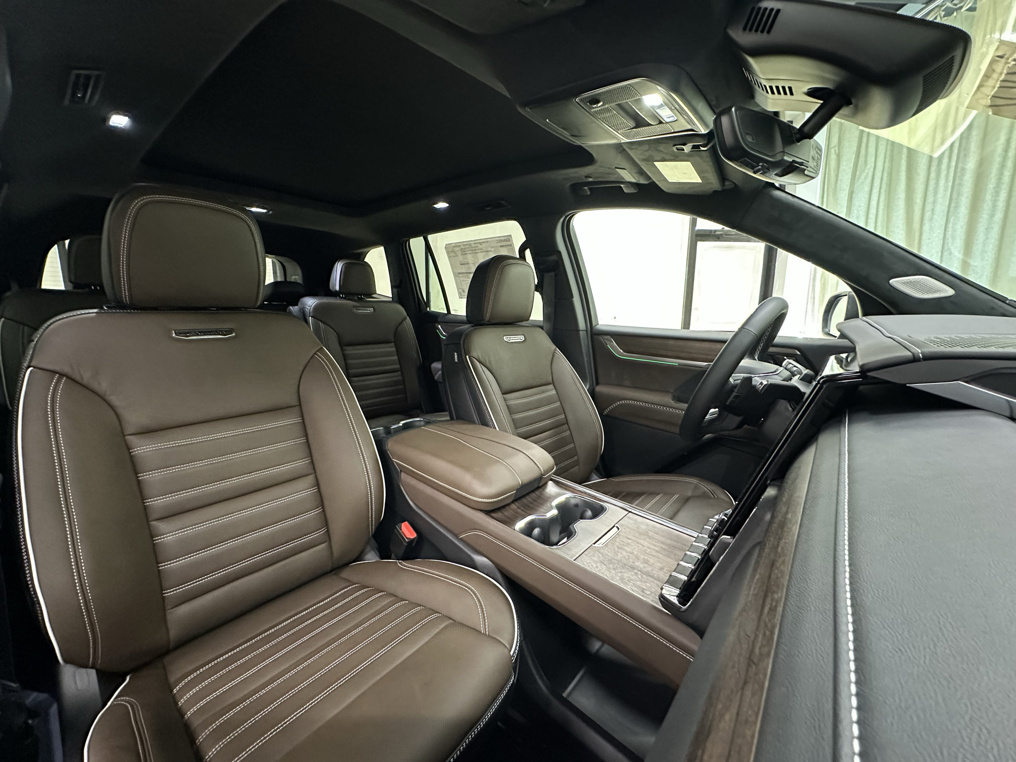 New 2027 GMC Acadia Denali Ultimate w/ LPO, Floor Liner Package AWD/4WD image 24