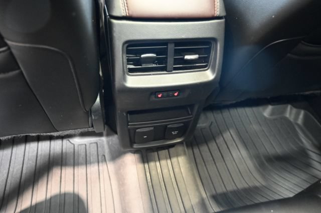Used 2020 Ford Edge Titanium w/ Equipment Group 301A AWD/4WD image 29