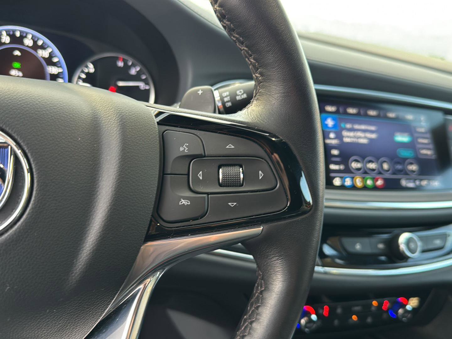 Used 2024 Buick Enclave Premium image 19