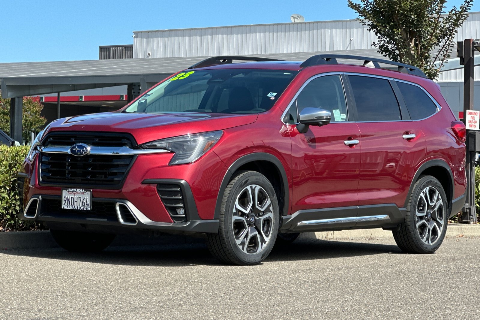 Used 2023 Subaru Ascent Touring AWD/4WD image 8