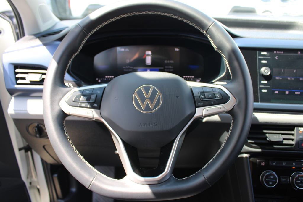 Certified 2024 Volkswagen Taos SE AWD/4WD image 11