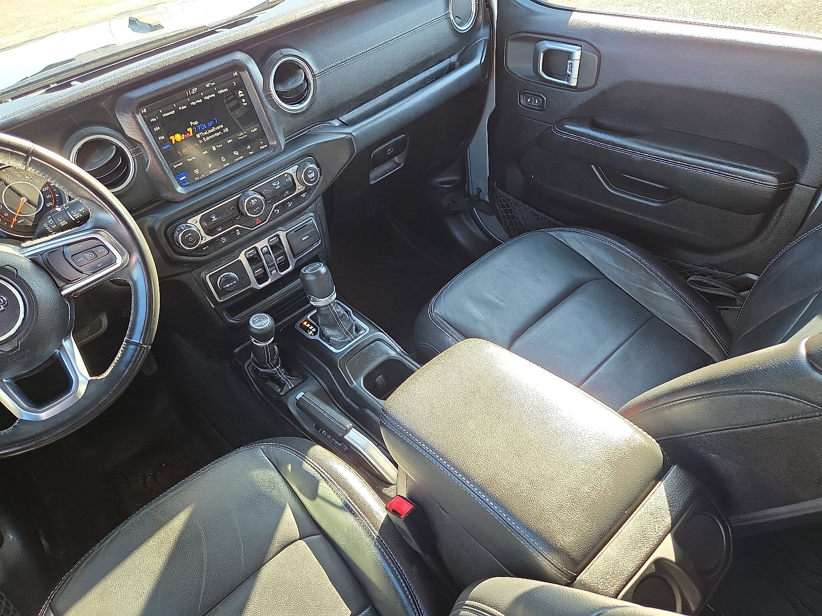 Used 2018 Jeep Wrangler Unlimited Sahara image 13