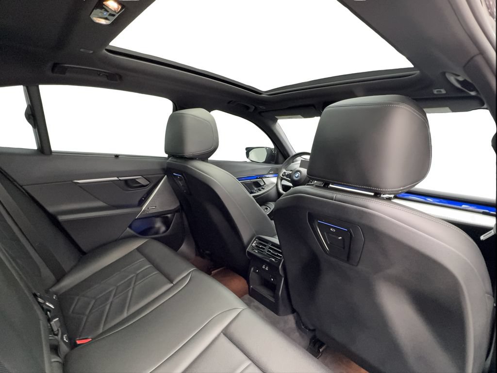 Used 2024 BMW i5 eDrive40i w/ Executive Package RWD image 25