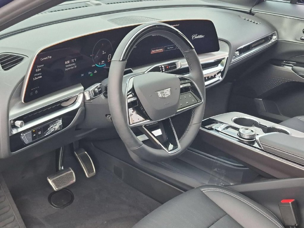 New 2027 Cadillac Lyriq Sport RWD image 9
