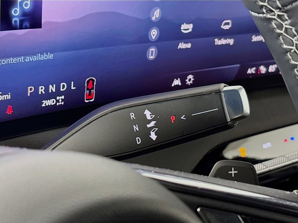 Used 2025 Buick Enclave Sport Touring w/ Trailering Package, 5000 lbs. image 19