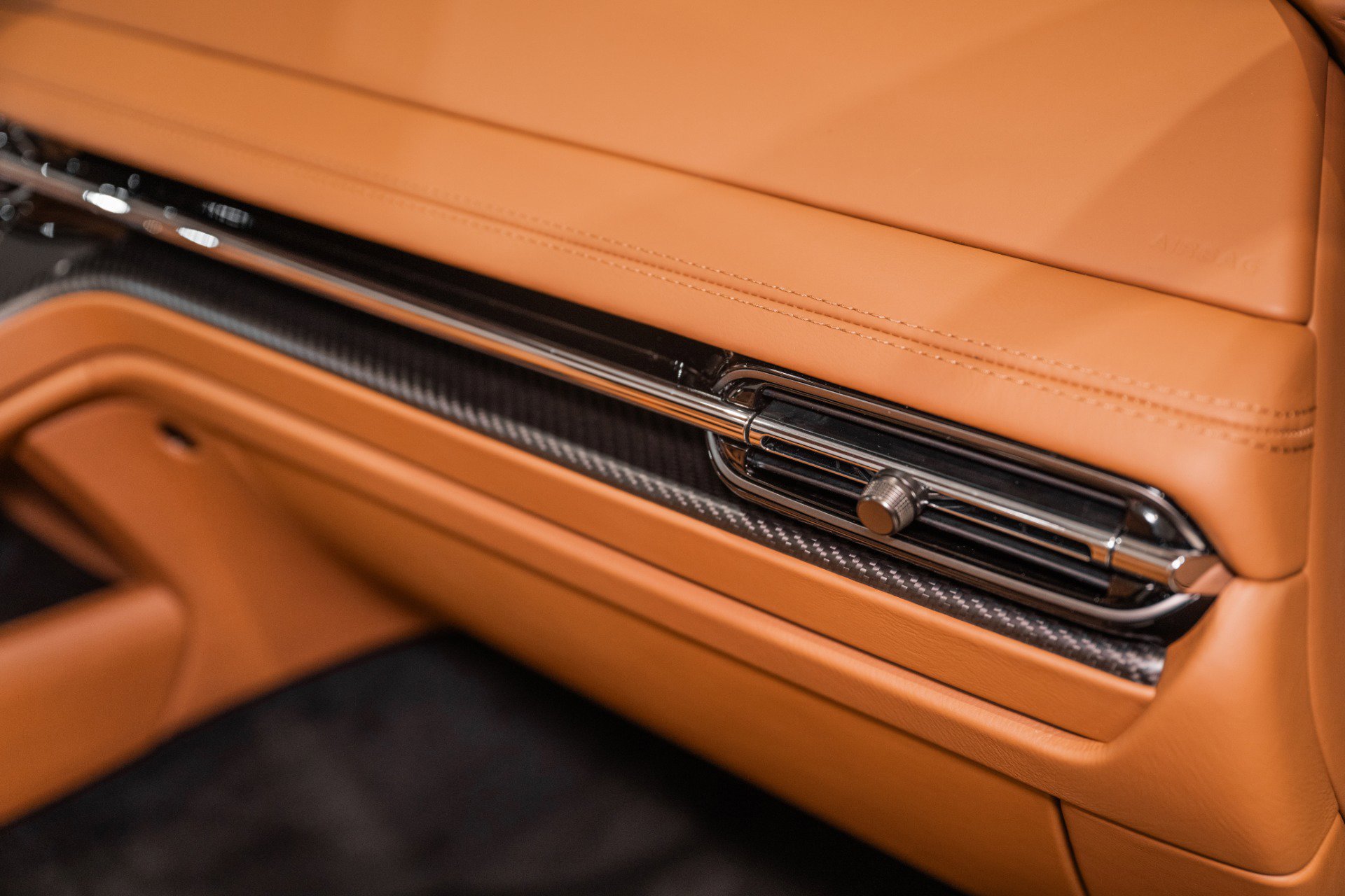 New 2026 Aston Martin DB12 Volante image 35