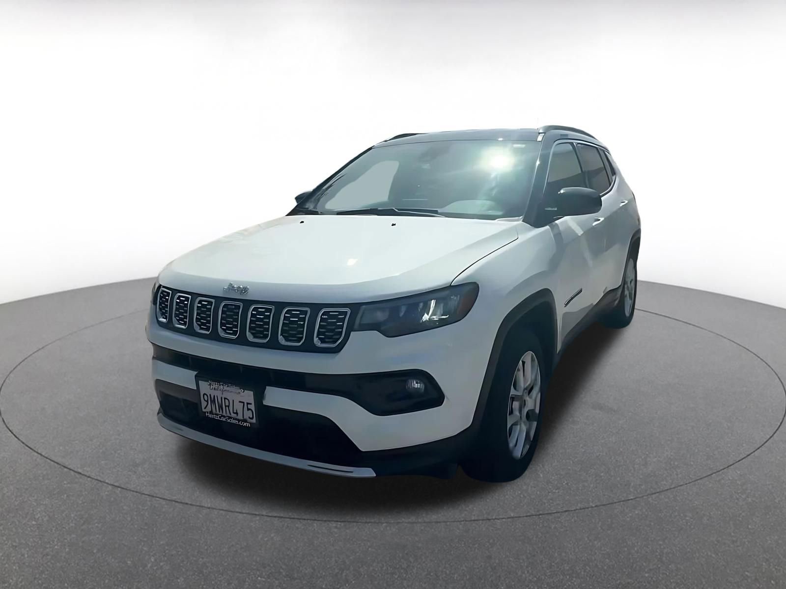 Used 2025 Jeep Compass Limited image 7